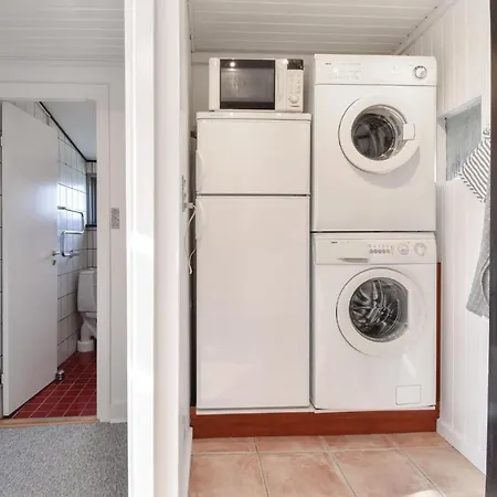 Two-bedroom Holiday In Nyaraló Nyborg